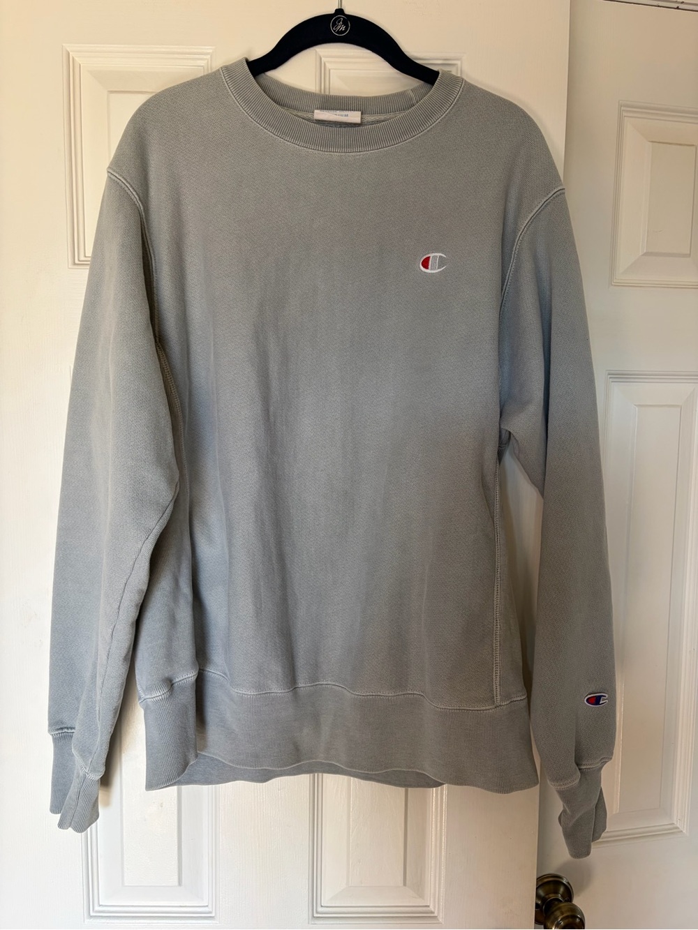 Champion Light Gray Crewneck Sweatshirt - Men's Casual Pullover
